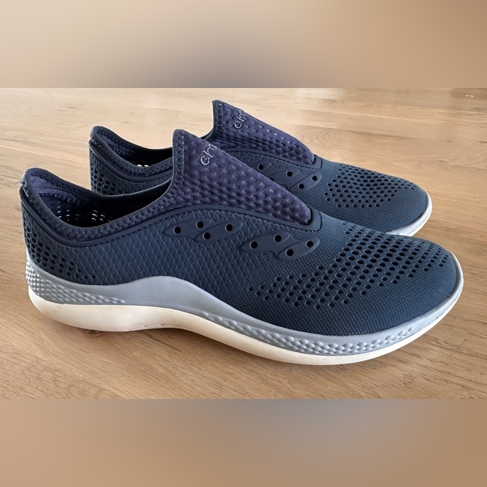 Crocs Men's Literide 360 Pacer sneaker size 8